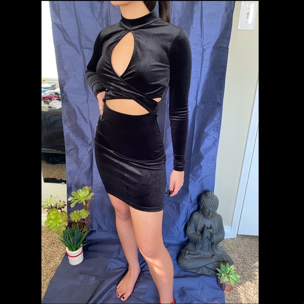 Black mid dress